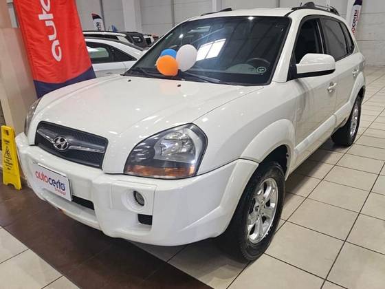 HYUNDAI TUCSON 2.0 MPFI GLS 16V 143CV 2WD FLEX 4P AUTOMÁTICO HYUNDAI TUCSON 2.0 MPFI GLS 16V 143CV 2WD FLEX 4P AUTOMÁTICO